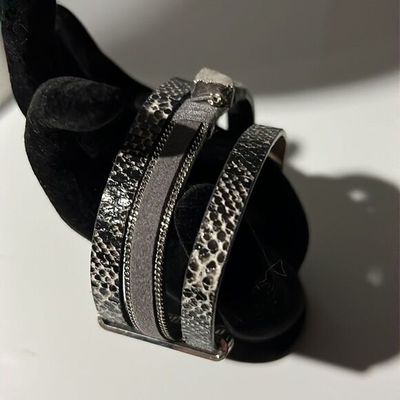 Bundle Sale 3 for $15 | Triple Strand Bracelet | Druzzy Stone Centerpiece - Picture 3 of 10